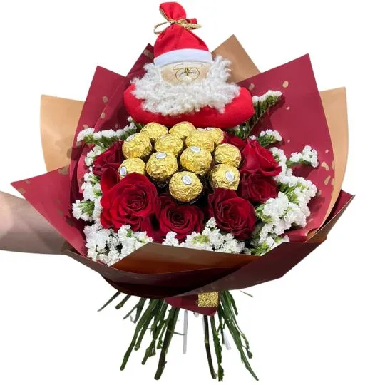 ramo de bombones ferrero rocher con rosas importadas y papel cor